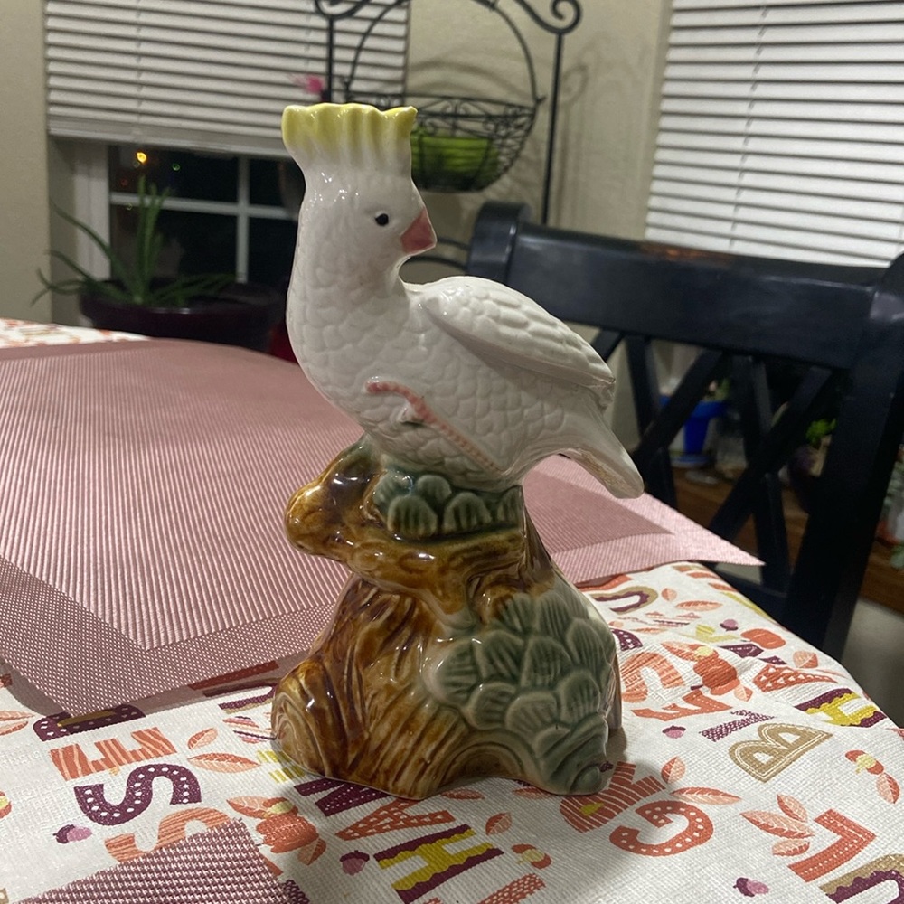 VTG Porcelain Cockatoo Parrot Bird Figurine Log Brazil 202B